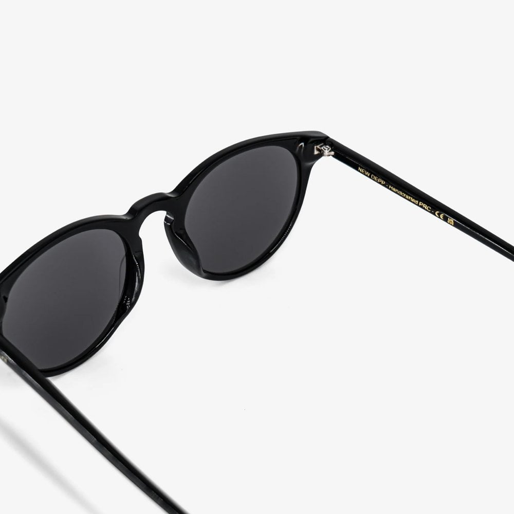 New Depp, Black Grey