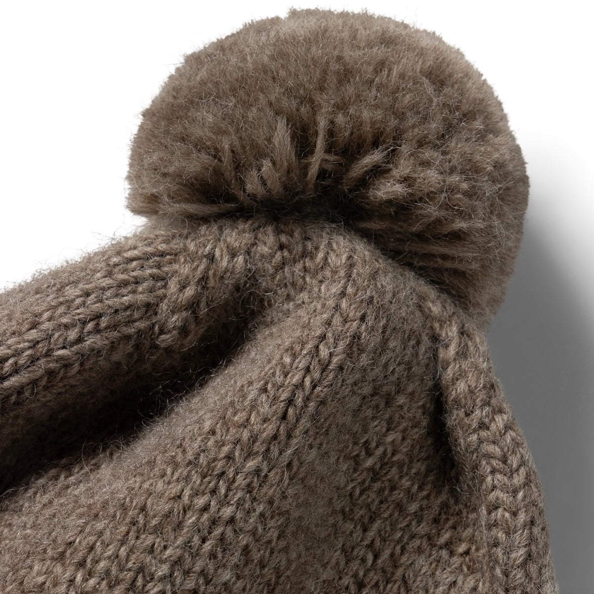 Chunky Knit Pom Pom Beanie - Brown
