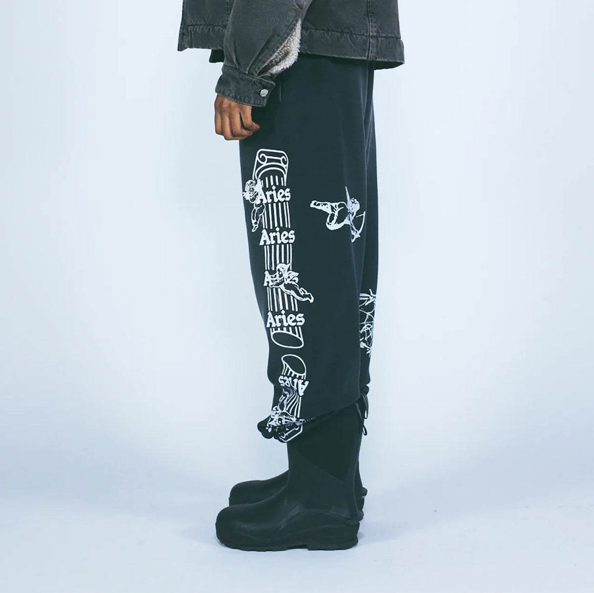 Premium Aged Cherub Column Sweatpant - Black