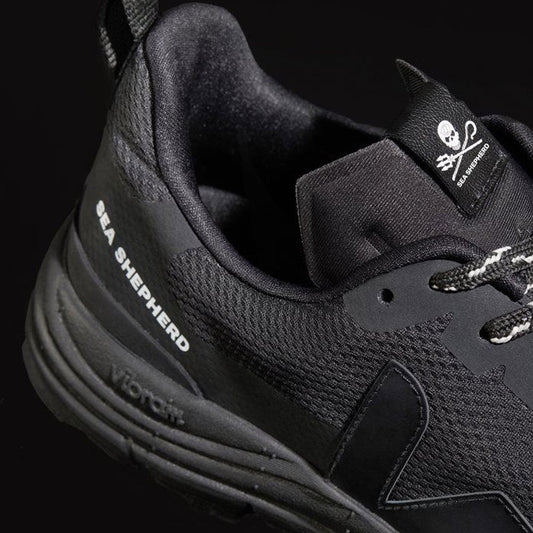 Women's Dekkan Alveomesh Sea Shepherd Black