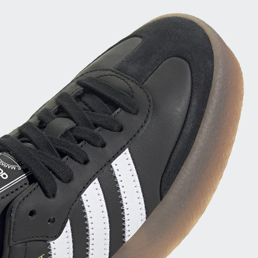 Sambae W - Core Black / Cloud White / Gold Metallic