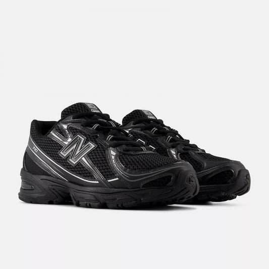 740 Black / Silver Metallic - U740BM2