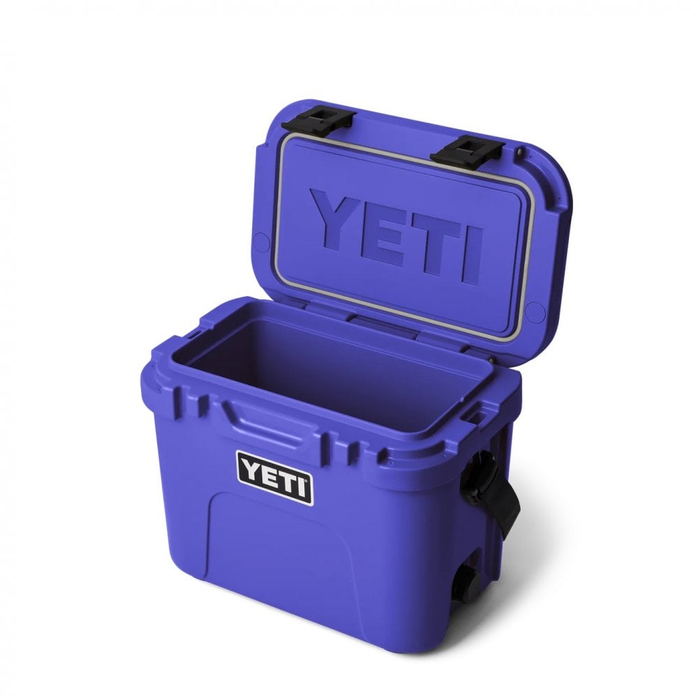 Roadie® 15 Cool Box Ultra Marine Violet