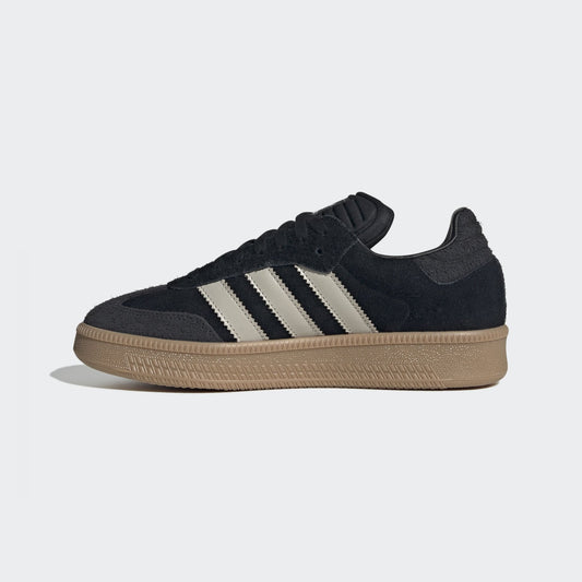 Samba XLG - Core Black / Wonder Aluminium / Gum4