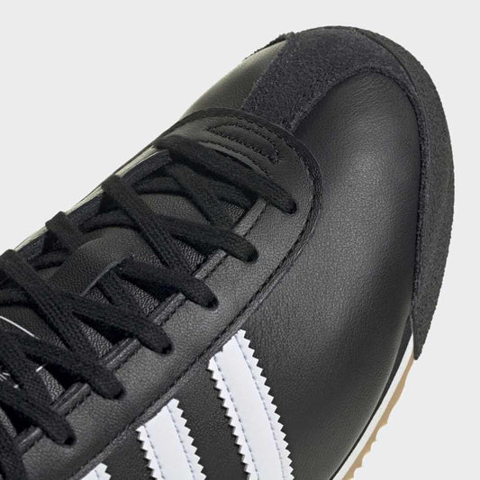 Italia 70's - Core Black / Cloud White / Gum
