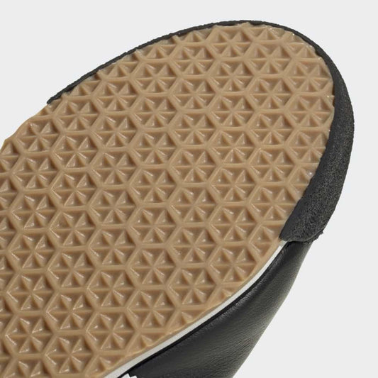 Italia 70's - Core Black / Cloud White / Gum
