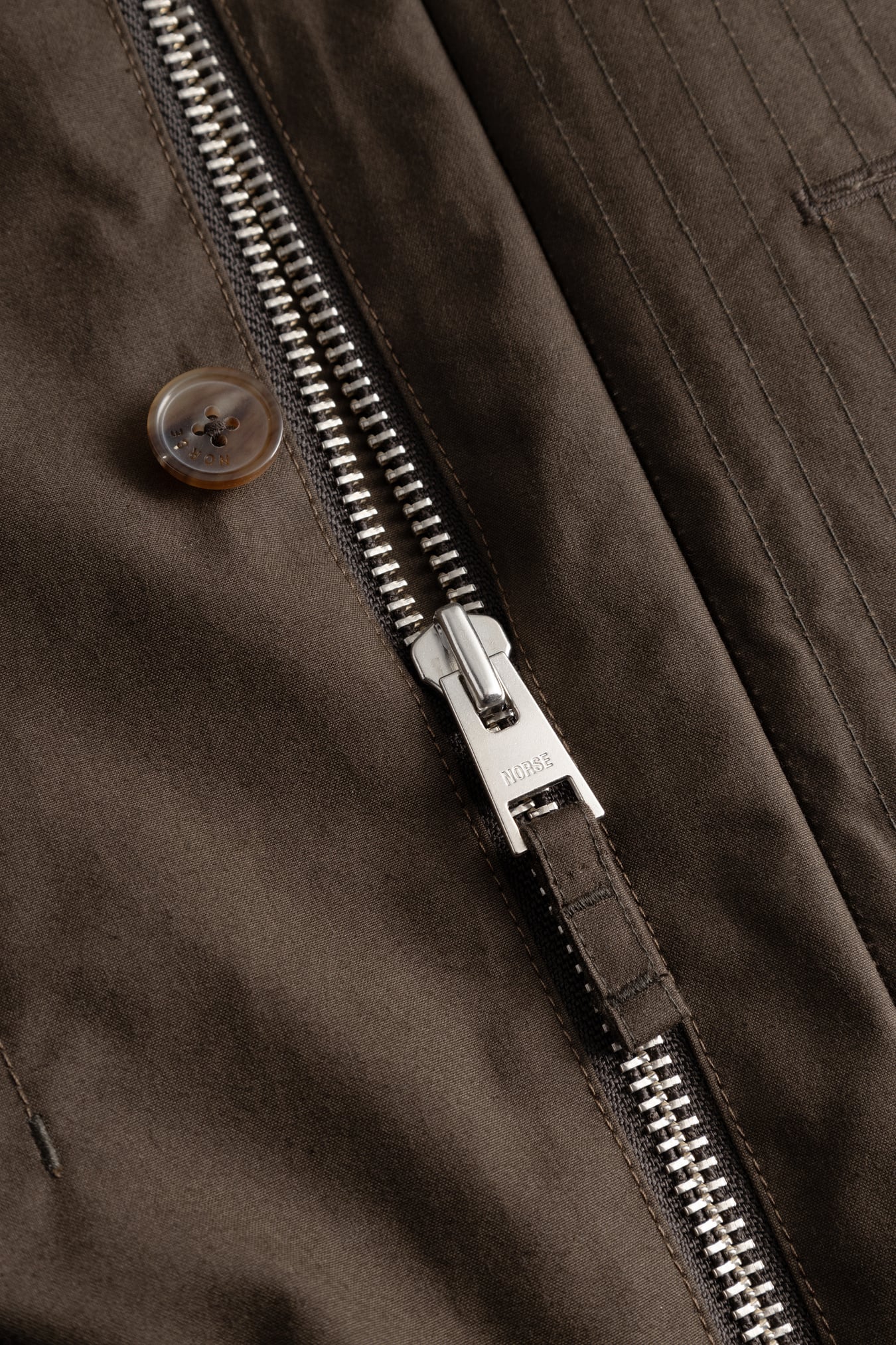 Holmen Wax Raglan Light Jacket - Delicioso Brown