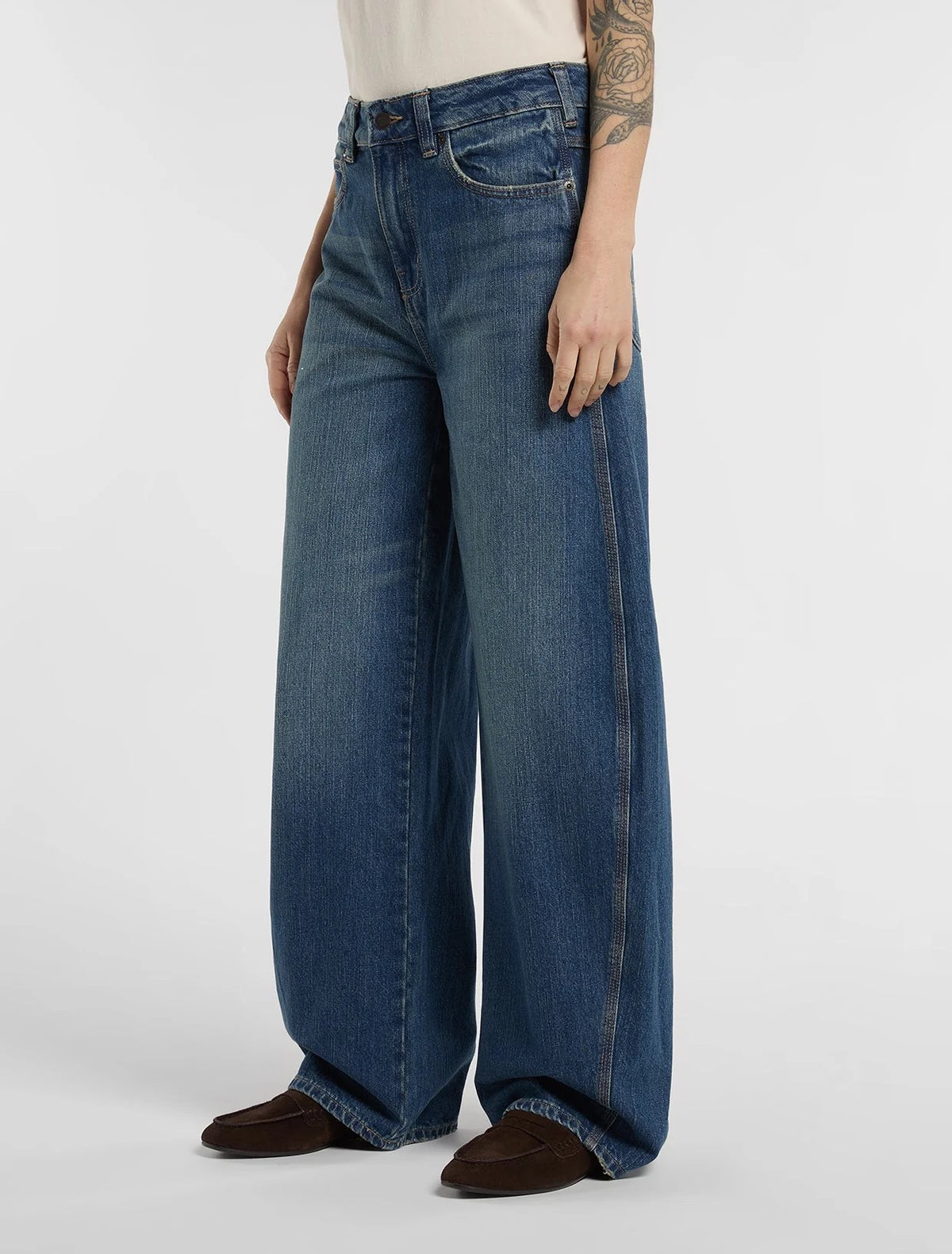 Women's Maricopa Low Waist Barrel Jeans - Mid Blue Fade Wash