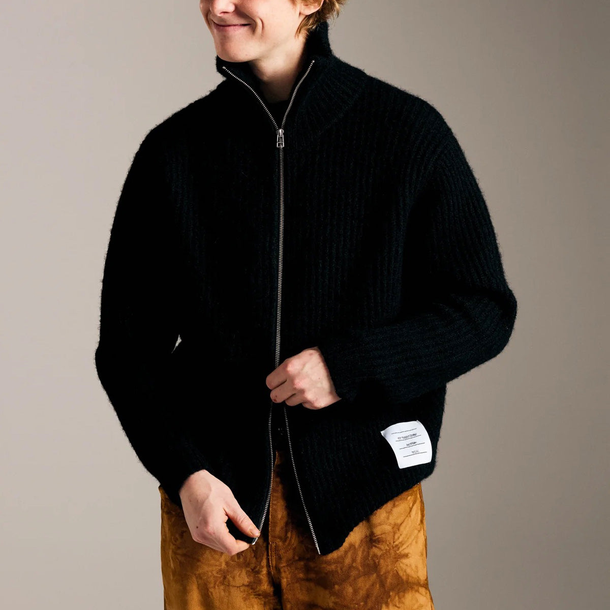 Knitted Full Zip - Black